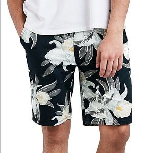 LEVI’S MEN’S TROPICAL HAWAIIAN FLAT FRONT SHORTS